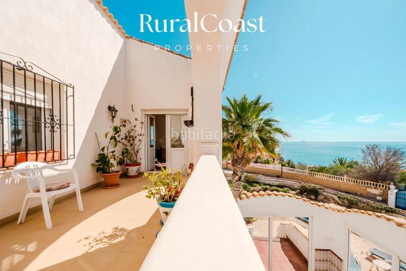 Foto 7007a5f8-c06b-4451-9281-3ac253e42edc. Chalet  independiente, 937m2 parcela, 5 habitaciones , 3 baños, piscina, vistas al mar en Campello (el)