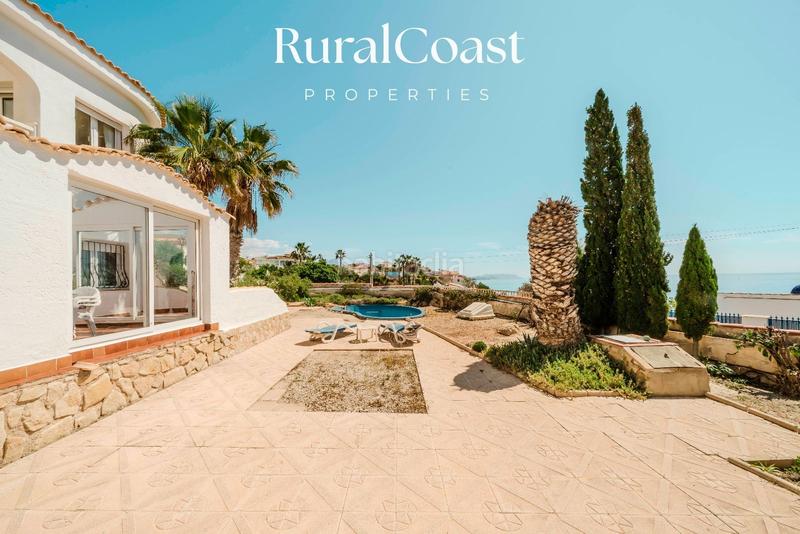 Foto 8ab9fcb2-2743-4252-a80e-712f185aaea2. Chalet  independiente, 937m2 parcela, 5 habitaciones , 3 baños, piscina, vistas al mar en Campello (el)