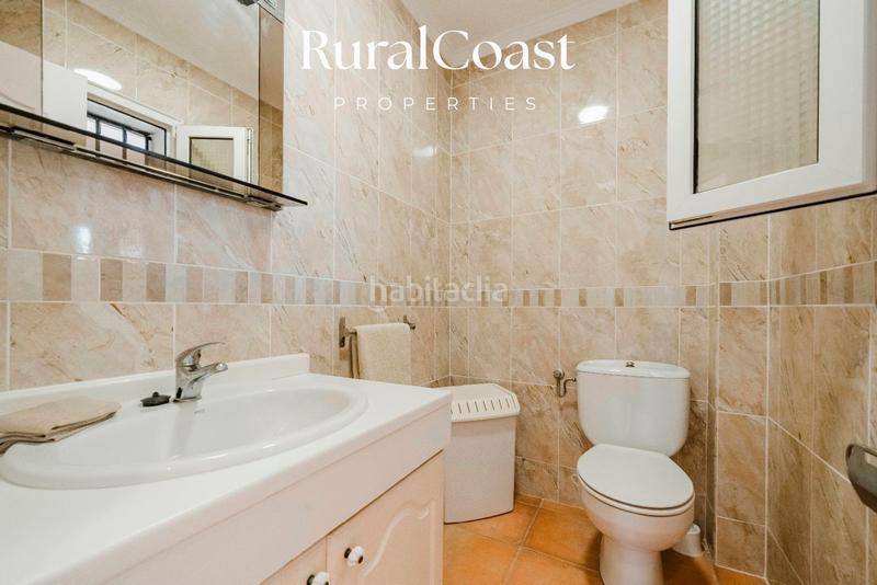 Foto a8b8a026-ac34-49da-b861-5a5d5a799653. Chalet  independiente, 937m2 parcela, 5 habitaciones , 3 baños, piscina, vistas al mar en Campello (el)