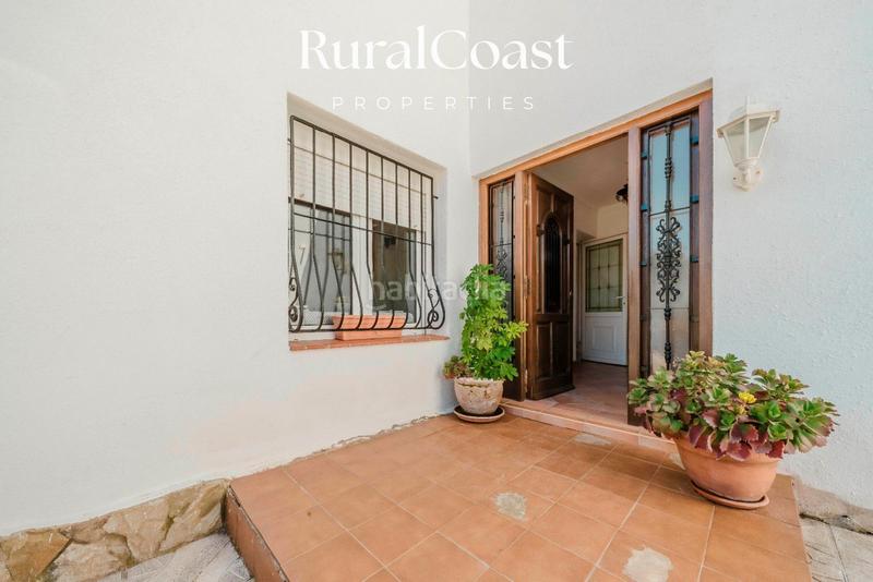 Foto c3d1537f-8713-4dad-bf19-dd4d26ccad89. Chalet  independiente, 937m2 parcela, 5 habitaciones , 3 baños, piscina, vistas al mar en Campello (el)