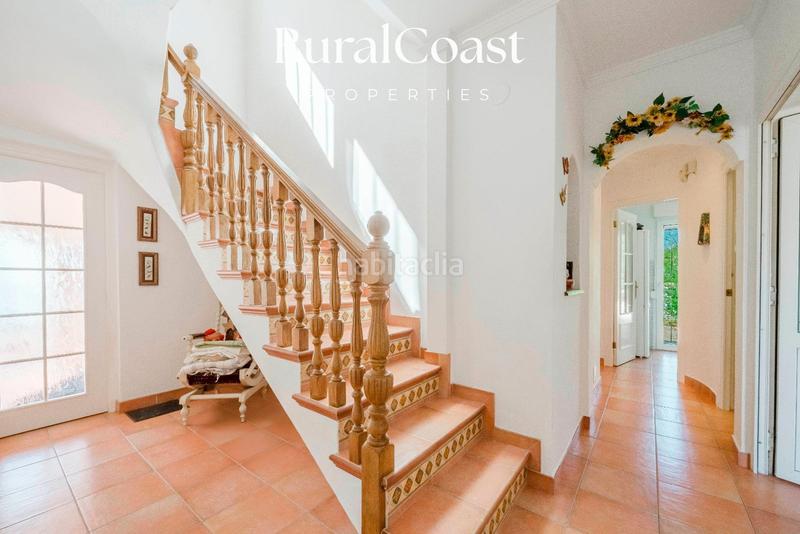 Foto d05e76bc-288a-4a6d-b5b9-eeed13accf73. Chalet  independiente, 937m2 parcela, 5 habitaciones , 3 baños, piscina, vistas al mar en Campello (el)