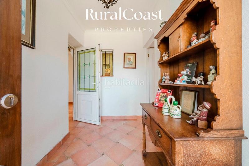 Foto ece4b96b-5088-4fb6-b375-d2843db8e126. Chalet  independiente, 937m2 parcela, 5 habitaciones , 3 baños, piscina, vistas al mar en Campello (el)