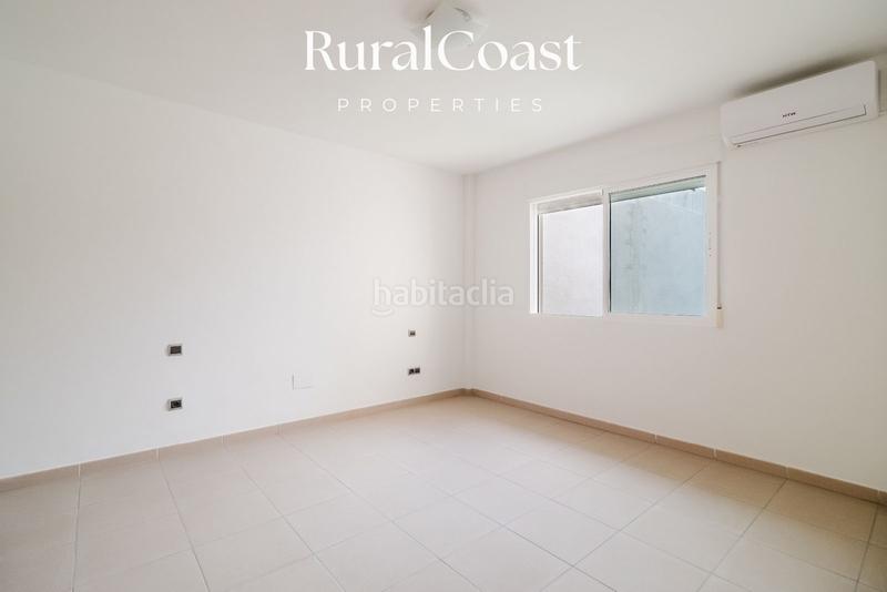 Foto 075196b4-f44c-41d3-8e4c-75cb4bab57aa. Chalet  independiente, 891m2 parcela, 3 habitaciones, 2 baños completos, aseo, piscina, aire acondicionado. en Busot