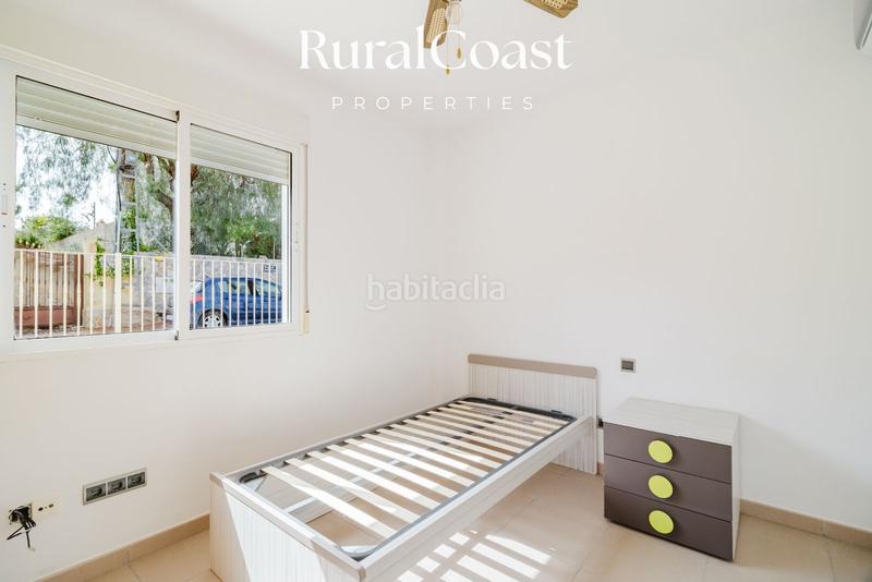 Foto 60c03c44-566d-486c-844f-f4772415aa33. Chalet  independiente, 891m2 parcela, 3 habitaciones, 2 baños completos, aseo, piscina, aire acondicionado. en Busot