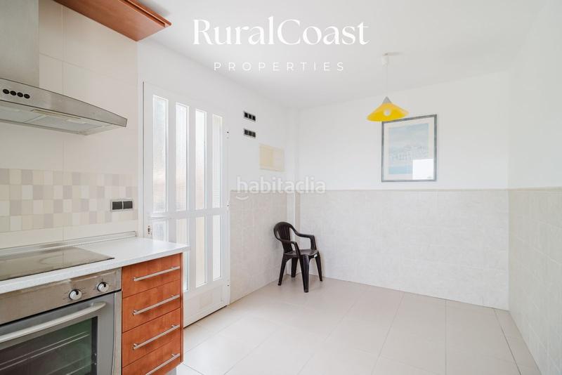 Foto 8fda2453-2d14-475d-9d19-353b52d91391. Chalet  independiente, 891m2 parcela, 3 habitaciones, 2 baños completos, aseo, piscina, aire acondicionado. en Busot