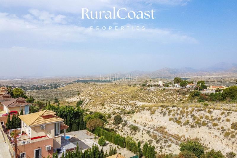 Foto be9cd0c2-6ddd-46ec-a373-0b552ae9eab5. Chalet  independiente, 891m2 parcela, 3 habitaciones, 2 baños completos, aseo, piscina, aire acondicionado. en Busot