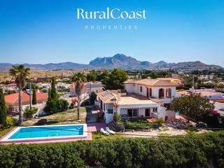 Xalet  Gaviotas. Chalet independiente, 350 m2, 4 hab. y 3 baños, piscina, calefac