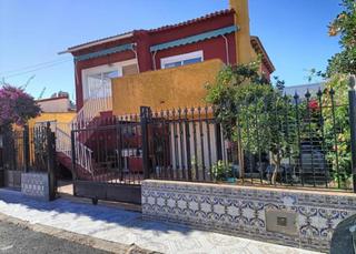 Xalet en Punta Prima. Oportunidad punta prima debajo de carretera  3 hab , piscina