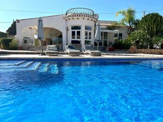Chalet à Zona Playa de los Locos. Gran villa de lujo en torrevieja, 6 hab, 4 baños