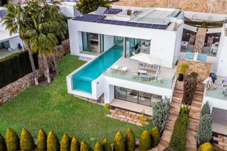 Chalet in Lomas de Campoamor - Las Ramblas. Gran villa de lujo en orihuela costa, 4 hab 2 baños