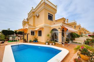 Xalet a Algorfa. Gran chalet en torrevieja, 3 hab, 2 baños