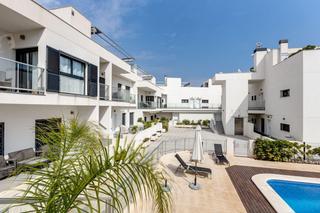 Apartment in Aguas Nuevas. Gran apartamento bajo con piscina comunitaria en torrevieja, 2 h