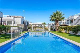 Apartament a Parque Acuático - Sector 25. Gran apartamento en torrevieja, 3 hab, 2 baños