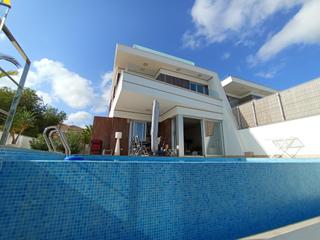 Chalet in Orihuela Ciudad. Gran villa en orihuela, 3 hab, 3 baños