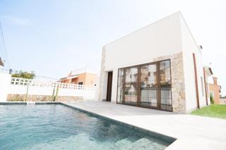 Chalet à Zeniamar - Horizonte - La Campana. Gran villa en orihuela, 3 hab, 2 baños