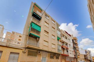 Dachwohnung in Zona Playa del Cura. Gran ático en torrevieja, 3 hab, 1 baños