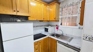 Apartament a Antonio Machado. Gran apartamento en torrevieja, 2 hab, 1 baño