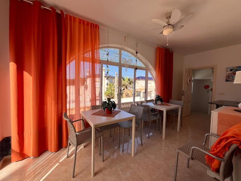 Foto 70d929c3-c320-4d05-b48b-3fd540725068. Chalet in Villamartín-Las Filipinas Orihuela