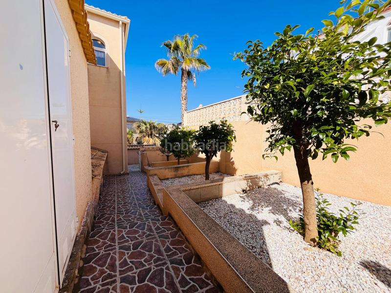 Foto b931eba4-6e3c-425b-9d78-9d2a55803408. Chalet in Villamartín-Las Filipinas Orihuela