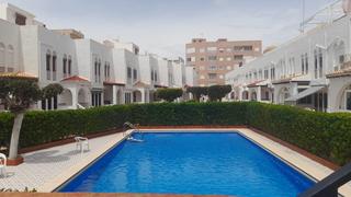 House in Parque de las Naciones. Gran bungalow en torrevieja, 3 hab, 2 baños