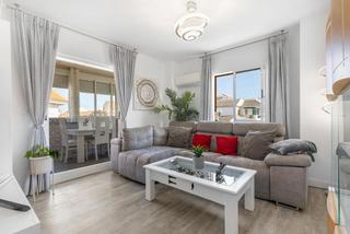 Apartament a Los Europeos. Gran apartamento en torrevieja, 3 hab, 2 baños