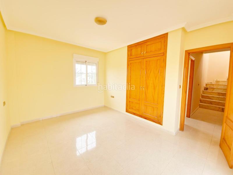 Foto 558d1450-ea3a-4c37-ab72-b8d6332802aa. Chalet gran villa en La Marina, 3 hab, 2 baños en Elche / Elx