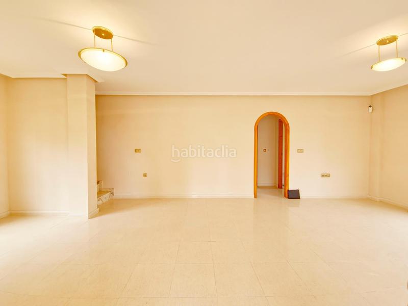 Foto 735b89e3-f901-4cbf-bda4-b7e632e5611b. Chalet gran villa en La Marina, 3 hab, 2 baños en Elche / Elx
