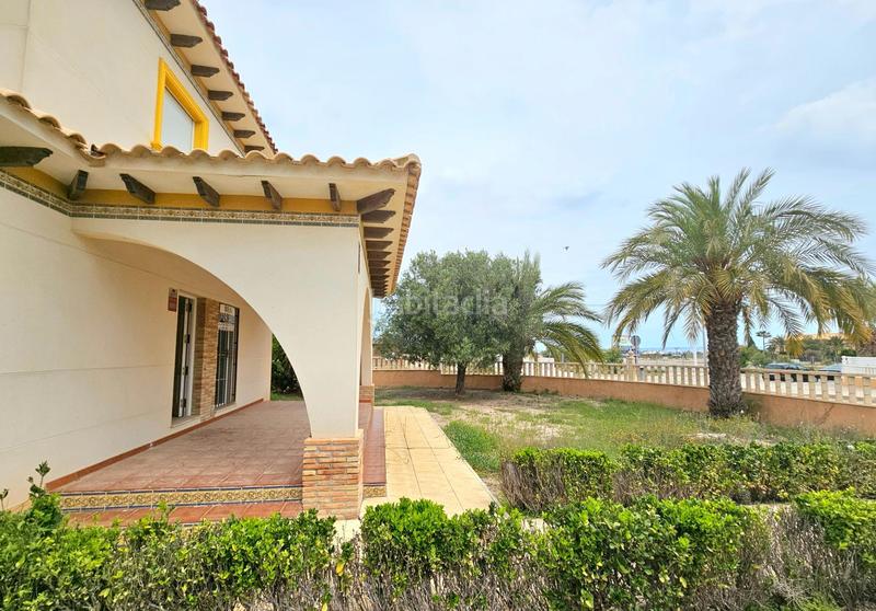 Foto aa442179-8572-476e-94c7-44fa151e11d5. Chalet gran villa en La Marina, 3 hab, 2 baños en Elche / Elx