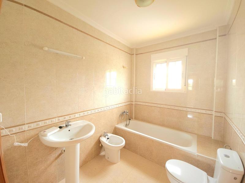 Foto c7bdfe72-2142-49ad-b443-188e815fedb9. Chalet gran villa en La Marina, 3 hab, 2 baños en Elche / Elx