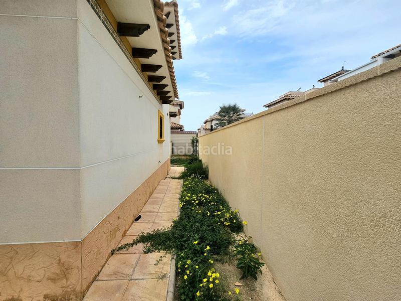 Foto dec69e35-c1b2-4936-ae12-9d1f9ed32d1b. Chalet gran villa en La Marina, 3 hab, 2 baños en Elche / Elx