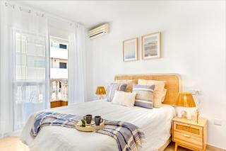 Casa adossada a Villamartín-Las Filipinas. Gran adosado en orihuela costa, 2 hab, 2 baños