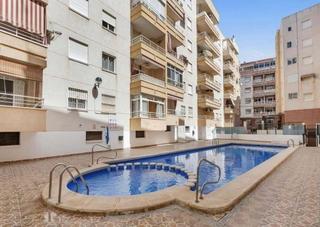 Apartamento en Las Piscinas Naturales. Gran apartamento en torrevieja, 1 hab, 1 baño