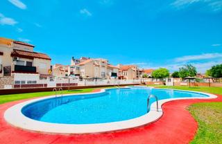 Casa a Playa Flamenca. Gran bungalow alto en playa flamenca  3 hab, 1 baño, 3 trasteros