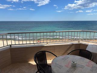 Appartement à Playa de los Náufragos. Gran apartamento en primera linea en torrevieja, 3 hab, 2 baños