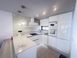 Maison à El Raso. Bungalow alto oasis beach  el raso  2 hab, 2 baños, garaje, sola