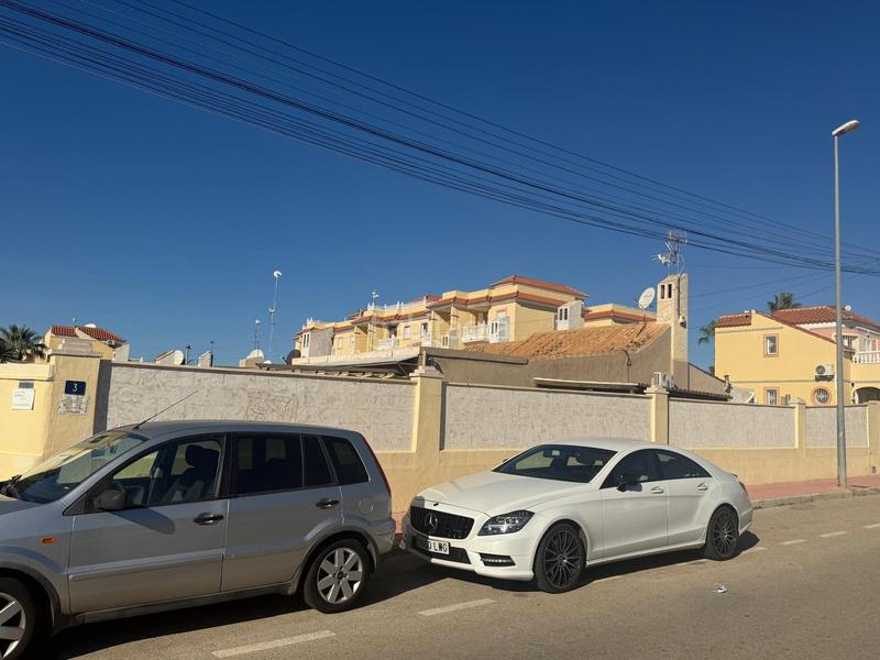 Foto 775781f1-1c3b-49c5-a84a-a06b9e0ab680. Chalet in La Florida Orihuela