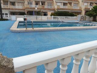 Casa a Zona Carrefour - Urbanizaciones. Gran bungalow triplex en torrevieja, 2 hab, 2 baños