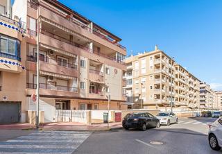 Apartament a Pueblo. Gran apartamento en guardamar, 2 hab, baños