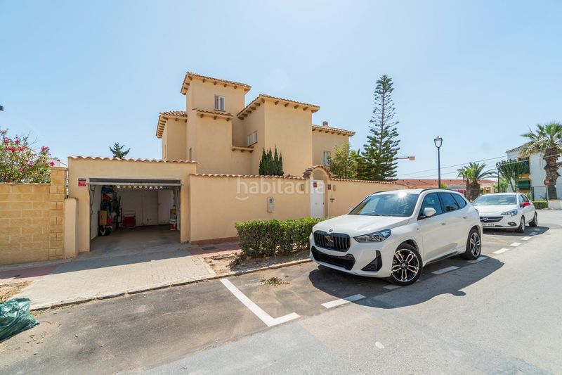 Foto 5693d216-b3b0-4845-8106-aed4df5b6370. Xalet a Cabo Cervera Torrevieja