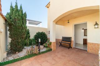 Xalet a Playa Flamenca. Gran villa en orihuela costa, 4 hab, 3 baños