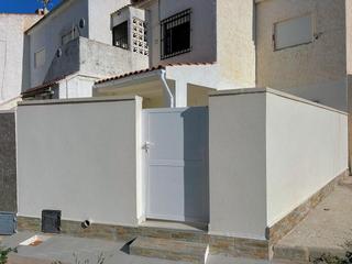 Appartement à Zona Carrefour - Urbanizaciones. Gran apartamento en torrevieja, 2 hab, 1 baño