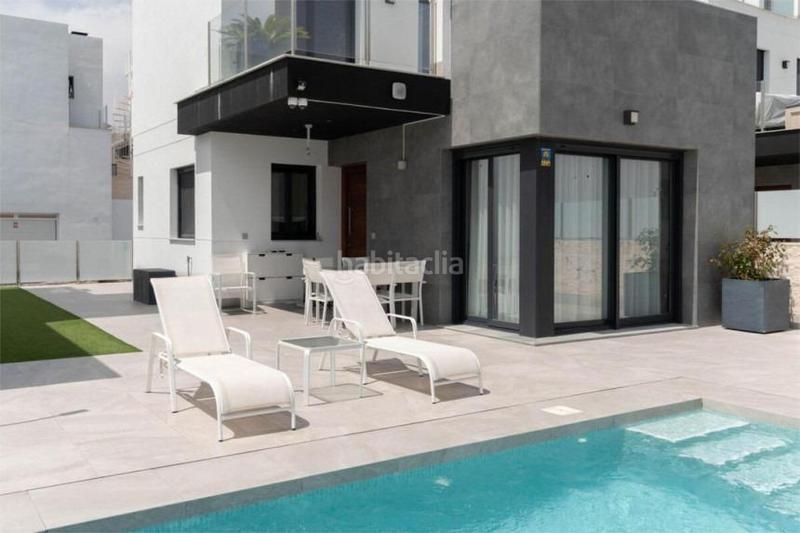 Foto a3399150-0e32-438a-966b-bec70b602705. Casa a Los Balcones-Los Altos Torrevieja