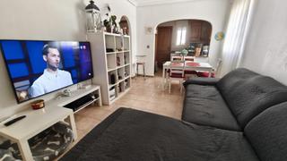 Maison jumelée à El Edén. Gran casa adosada en guardamar, 2 hab, 1 baño