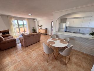 Apartament a Punta Prima. Gran ático con vistas al mar en orihuela costa,  2hab, 2 baños