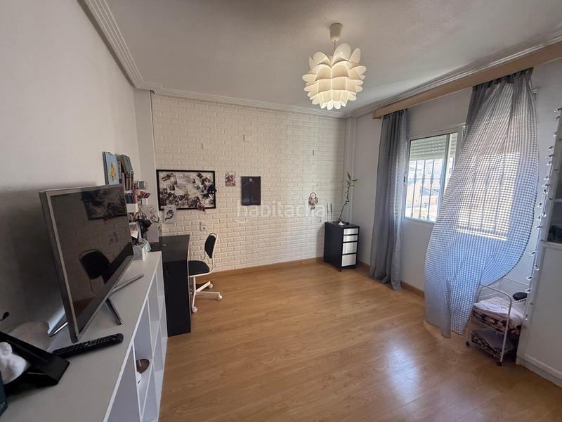 Foto 803a4717-9efc-4f00-aab0-93bb052d5e0a. Chalet gran chalet independiente costa, 3 hab, 2 baño en Orihuela