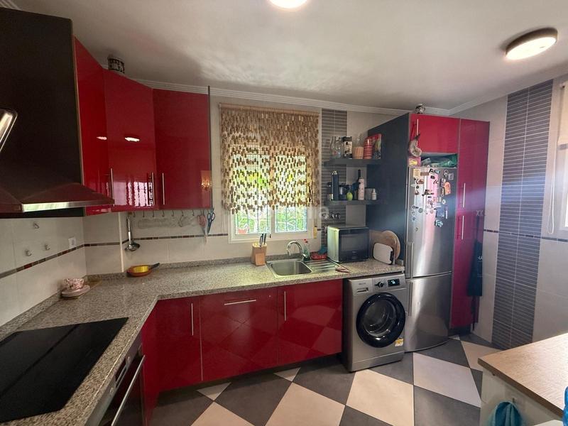 Foto 9e5fd613-9c15-43d4-8e15-26fdf5246c20. Chalet gran chalet independiente costa, 3 hab, 2 baño en Orihuela