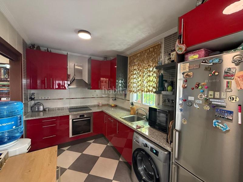 Foto b8b8c789-80db-46ed-a1fc-4da216659e52. Chalet gran chalet independiente costa, 3 hab, 2 baño en Orihuela