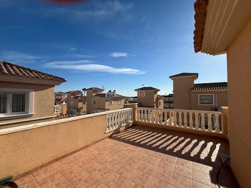 Foto fc35196f-f527-4976-9057-5ad9ef5957fe. Chalet gran chalet independiente costa, 3 hab, 2 baño en Orihuela