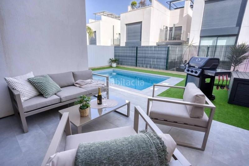 Foto 810427b8-eb10-4dcf-8065-dbe77a87aafd. Maison jumelée dans La Florida Orihuela