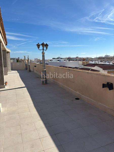 Foto 16617f96-9e58-44c4-9712-bb727d617f03. Ático gran ático , 3 hab, 2 baños en Avenida Habaneras - Curva de Palangre Torrevieja